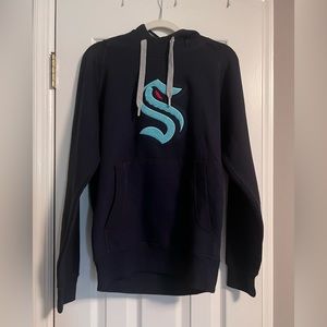 NWT Men’s Seattle Kraken Antigua Navy 2.0 Victory Pullover Hoodie - Small